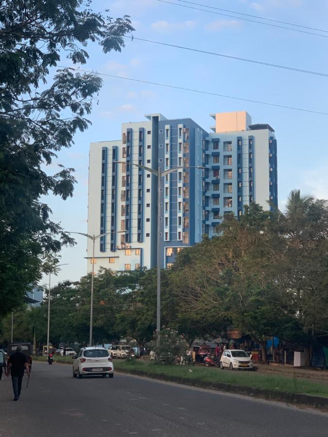 Blueberry Apartments Kochi Esterno foto